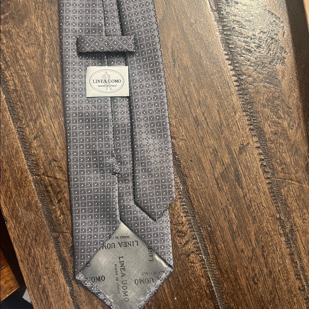 Elegant GrayTextured UOMO Men's Tie